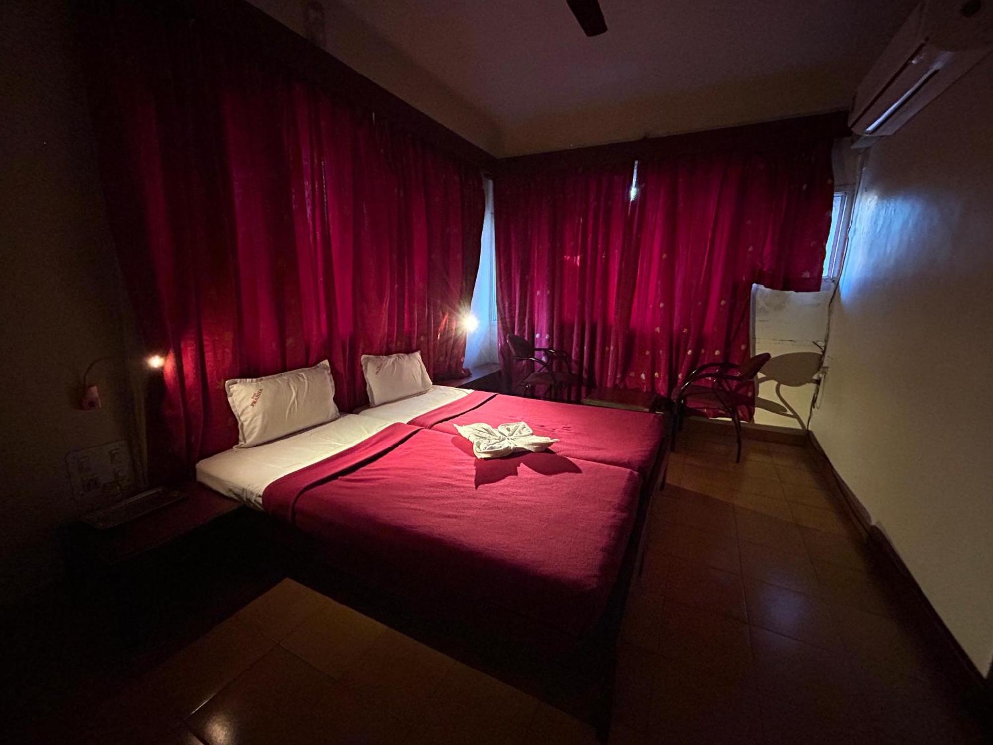 Hotel Prabha Ratnāgiri Dış mekan fotoğraf