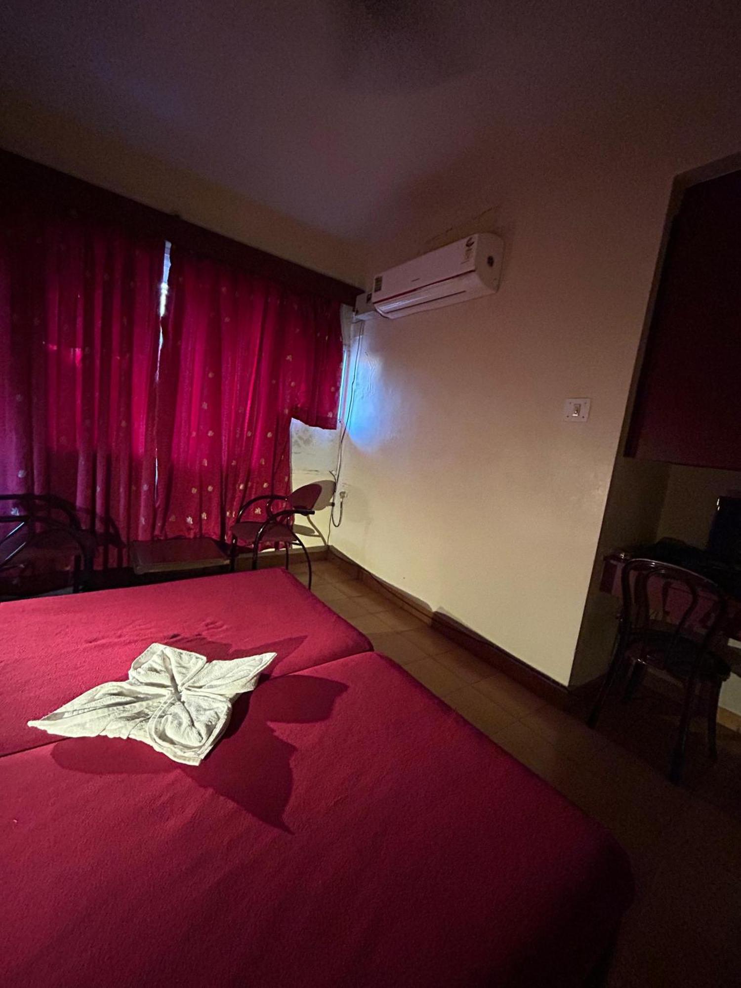 Hotel Prabha Ratnāgiri Dış mekan fotoğraf